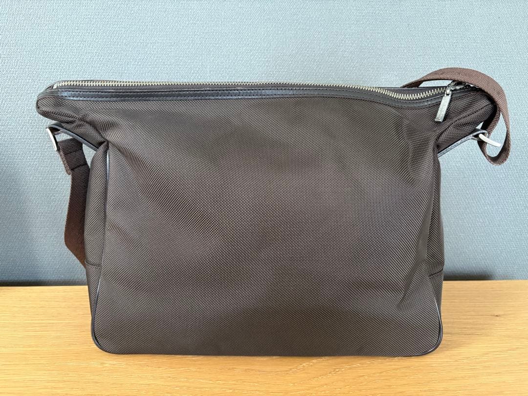 バーバリー ストライプ ロゴ金具 キャンバス ショルダーバッグ