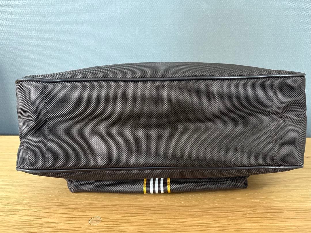 バーバリー ストライプ ロゴ金具 キャンバス ショルダーバッグ