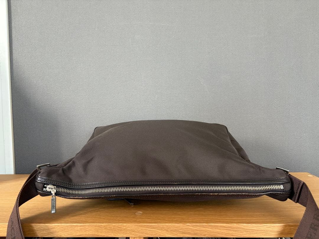 バーバリー ストライプ ロゴ金具 キャンバス ショルダーバッグ