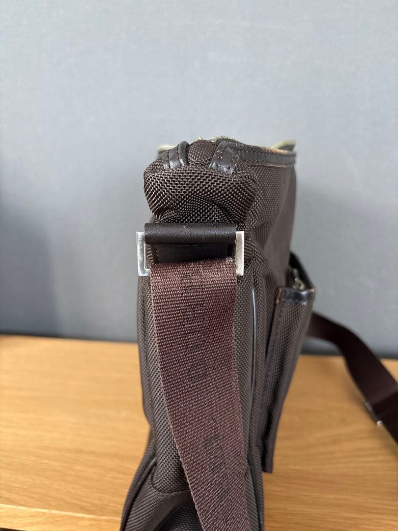 バーバリー ストライプ ロゴ金具 キャンバス ショルダーバッグ