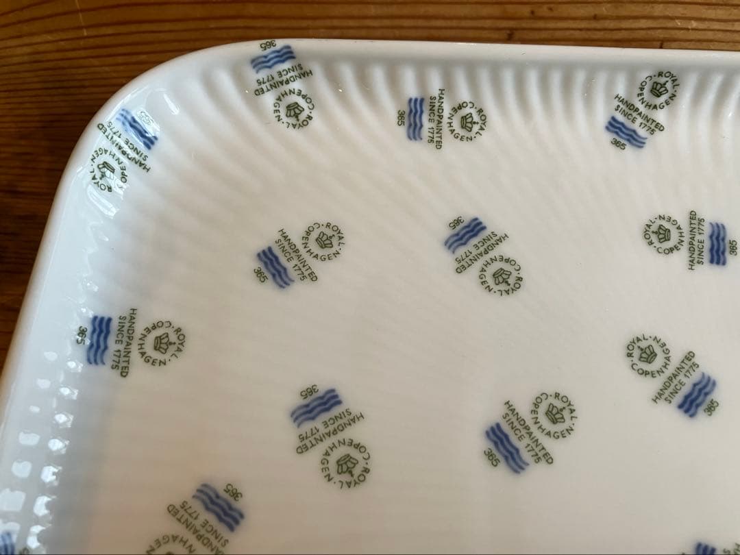 ロイヤルコペンハーゲン シグネチャー 22レクタングルトレイ - メルカリ