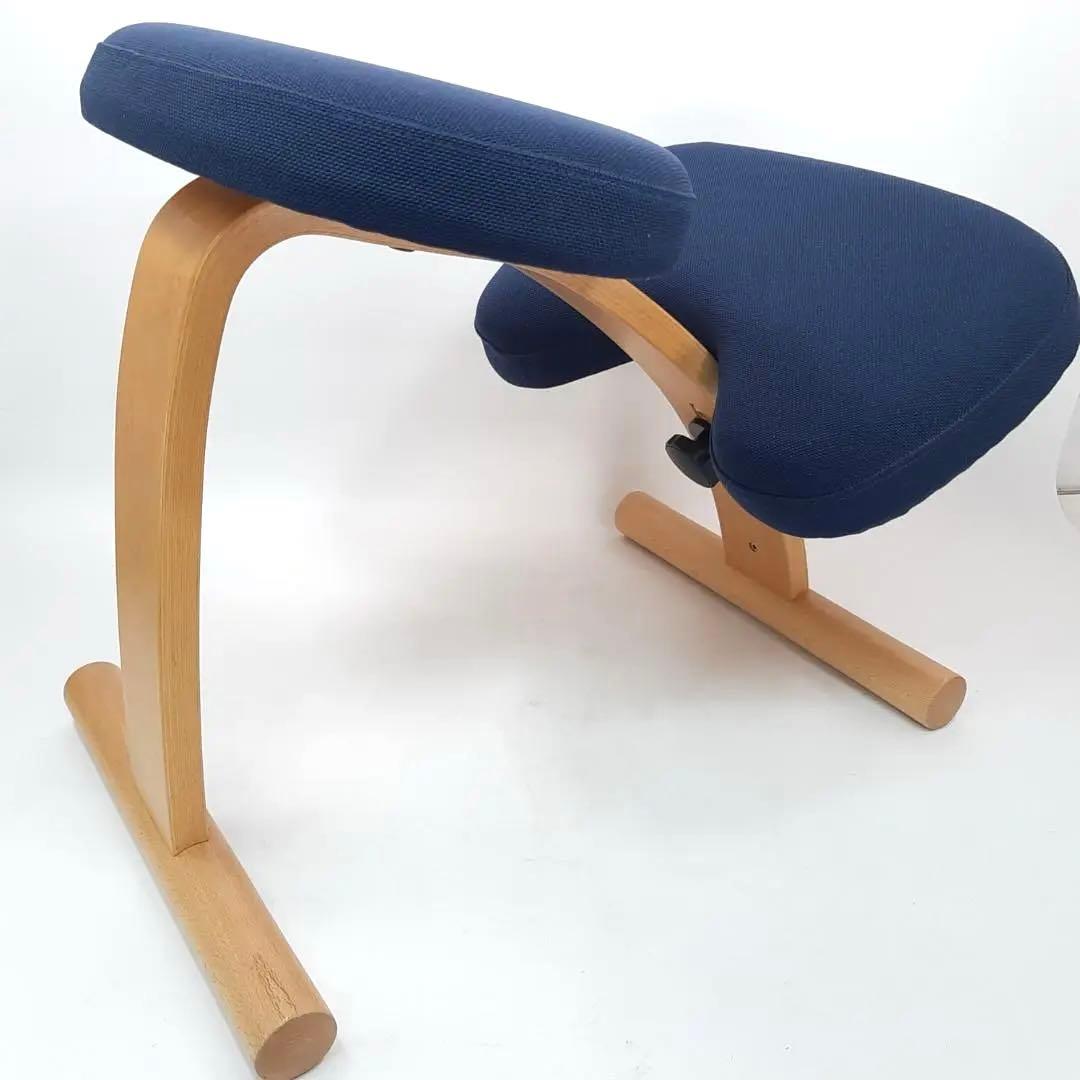 美品　サカモトハウス　バランスイージー　チェア　ネイビー　姿勢矯正チェア