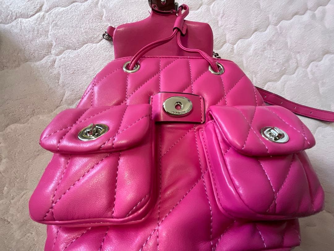 レア商品 COACH コーチ タビー キルティングバッグパック ドラゴンフルーツ