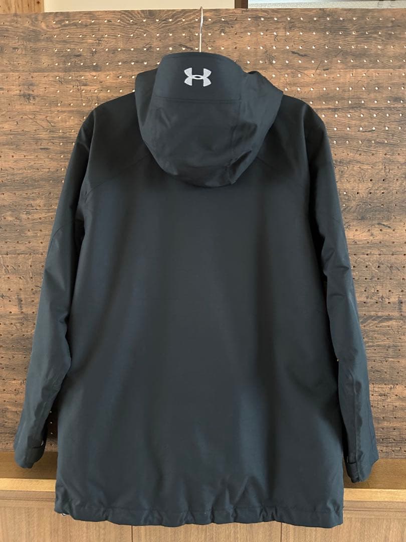 【美品】Under Armour フード付きスキーウェアジャケット