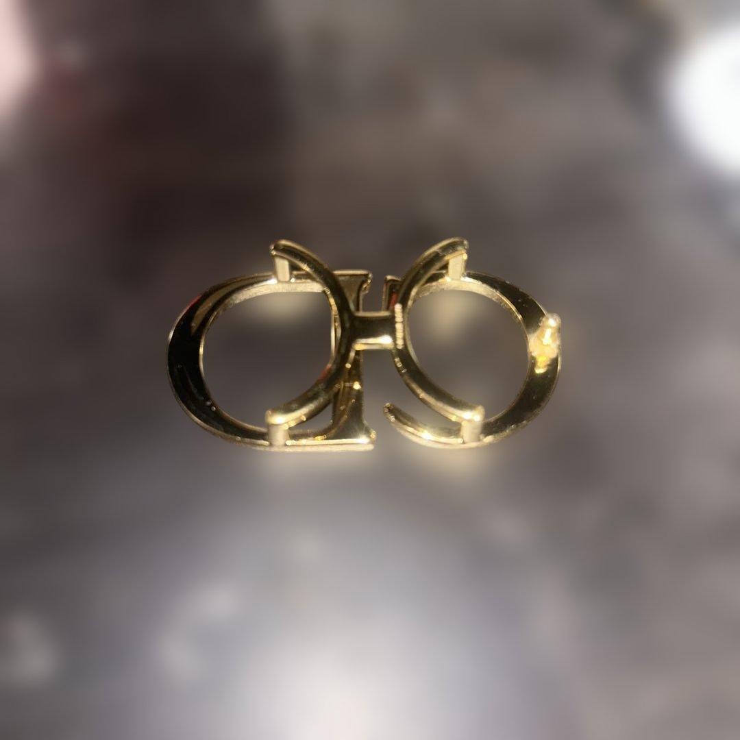 格安早い者勝ち‼️diorバックル