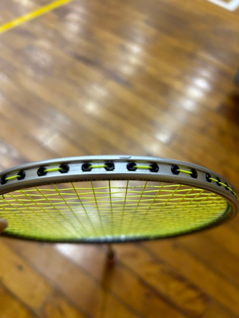 ヨネックスバドミントンラケット Carbonex 20