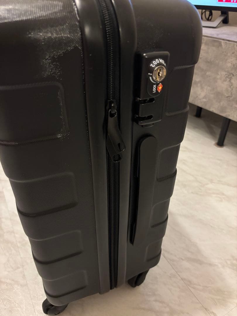 無印良品 バーを自由に調節できる ハード キャリケース 36L ブラック　黒