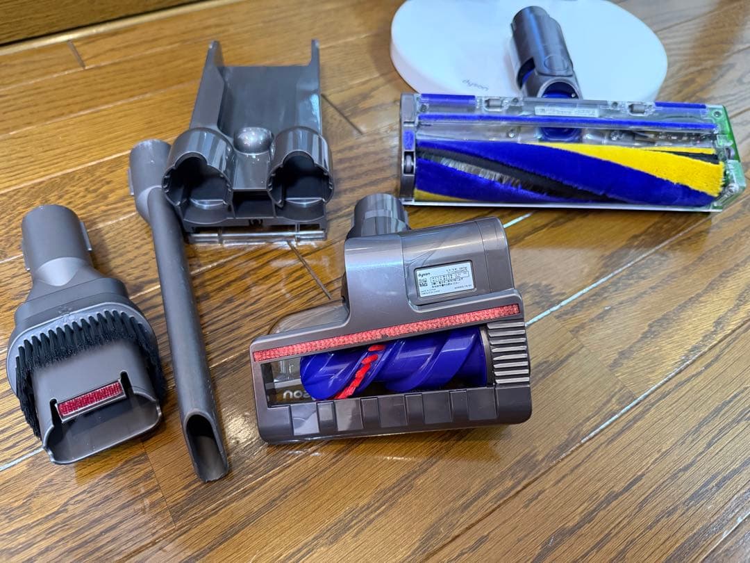 期間限定値下げ中 V12 ダイソン dyson コードレス掃除機 分解清掃済み③