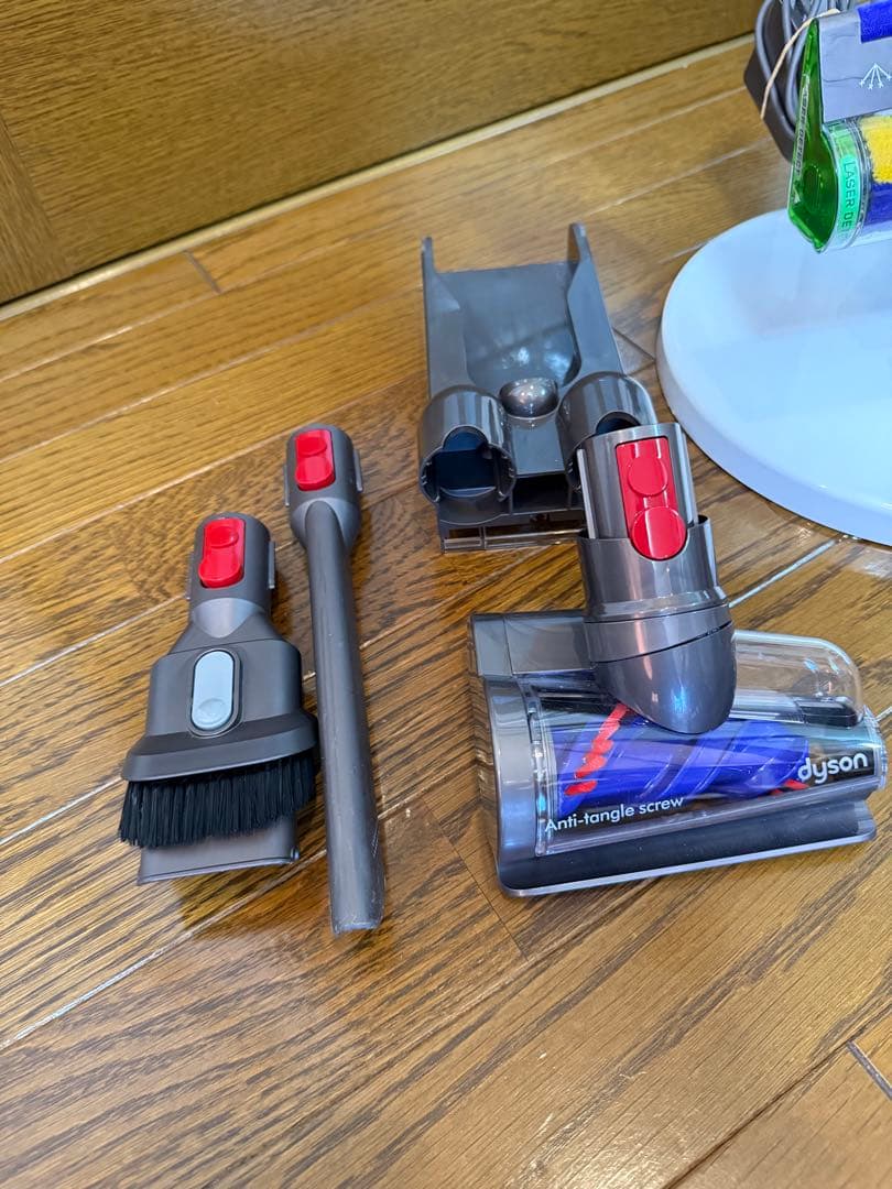 期間限定値下げ中 V12 ダイソン dyson コードレス掃除機 分解清掃済み③