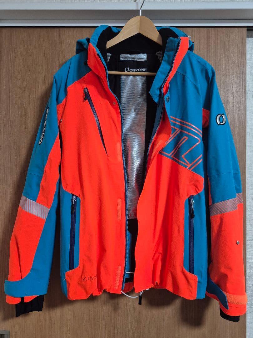 ONYOINE スキーウェア　Lサイズ上下セット
