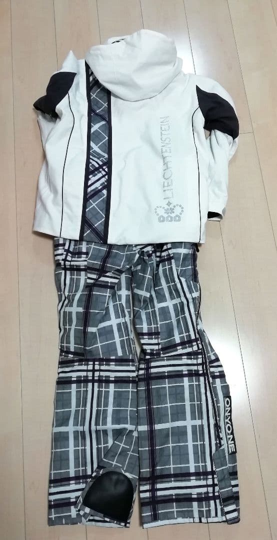 ONYONE LIECHTENSTEIN 限定モデル スキーウェア