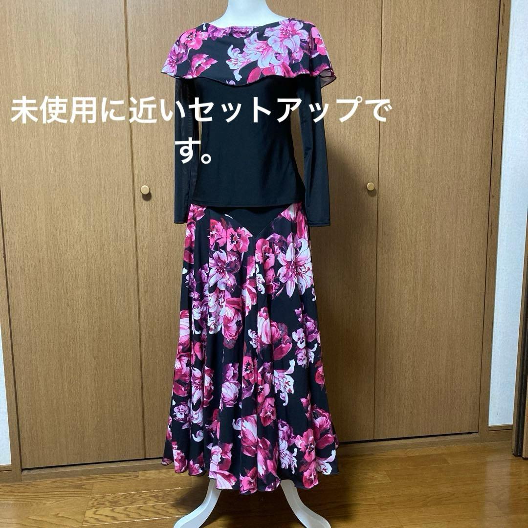社交ダンス衣装 黒とピンクの花柄　セットアップ　パーティやレッスンに着回し自由