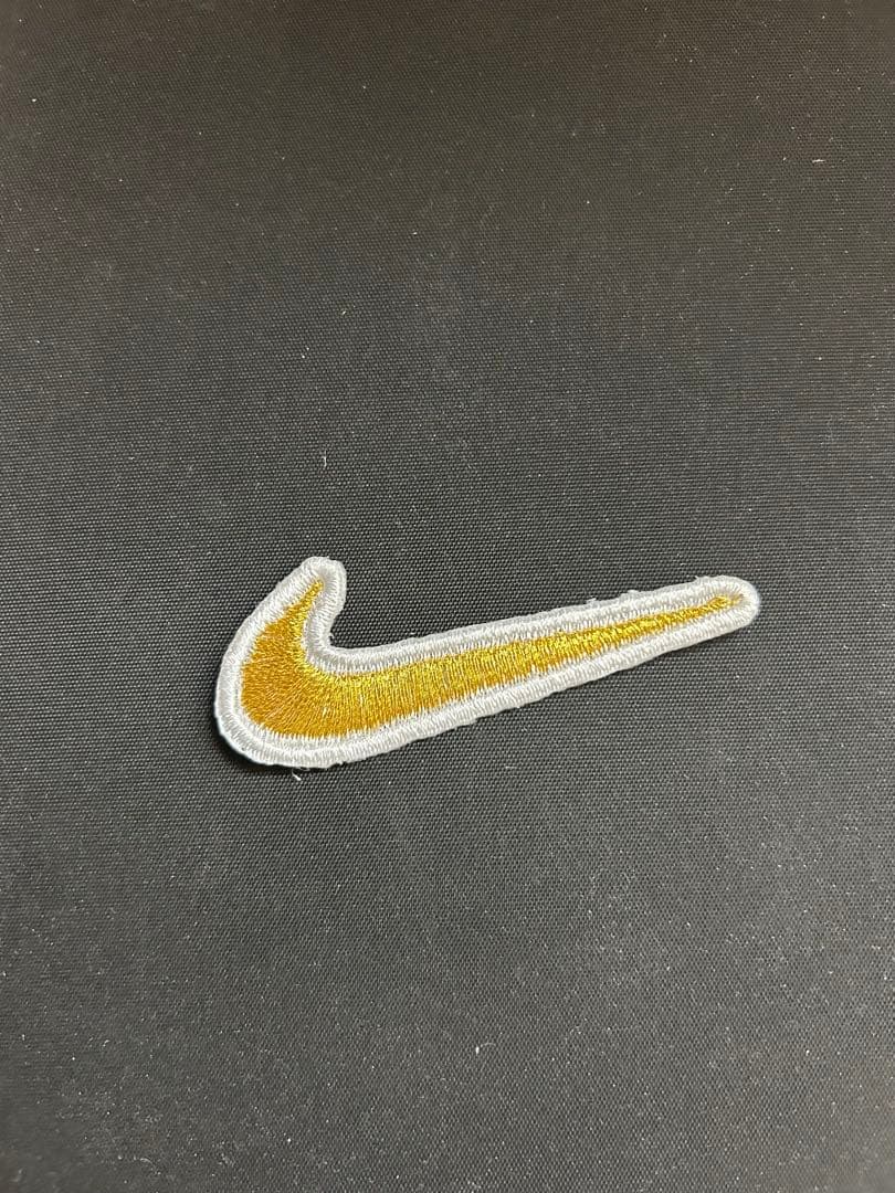 NIKE刺繍ワッペン 希少ゴールドスウォッシュ 即購入OK - メルカリ