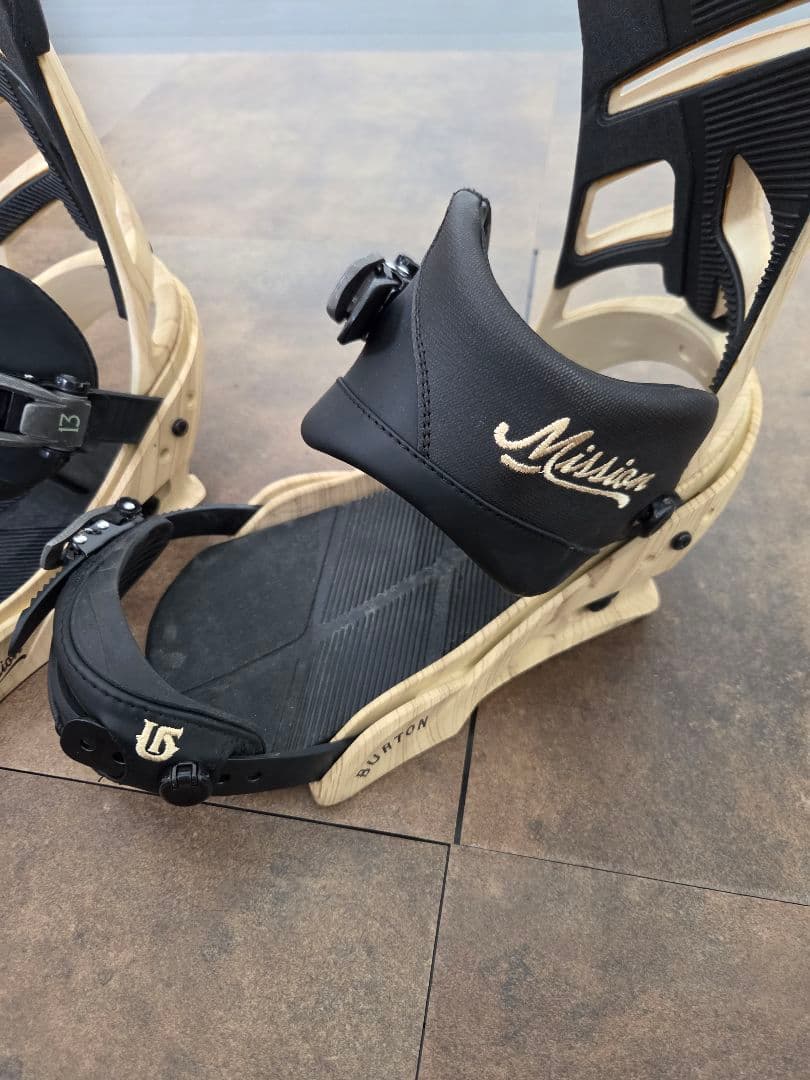 Burton Mission ビンディング Mサイズ ブラック/ナチュラルウッド