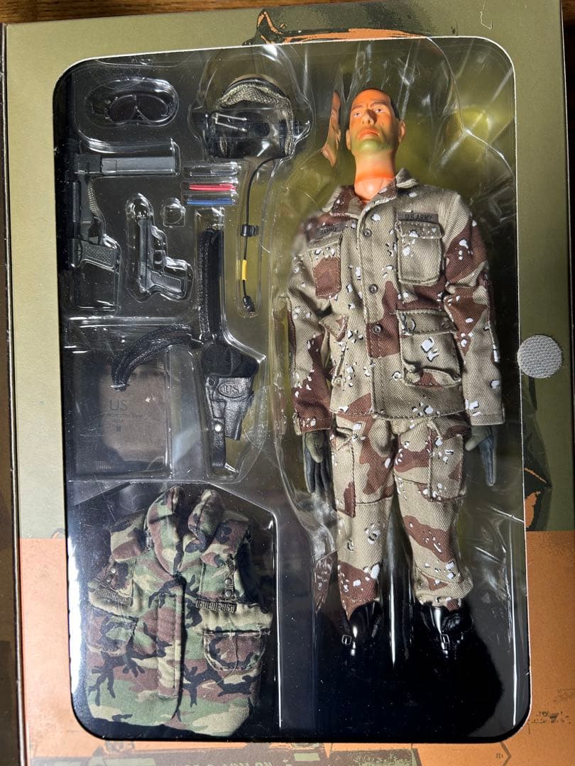 ホットトイズ CVC U.S.ARMY COMBAT VEHICLE CREW