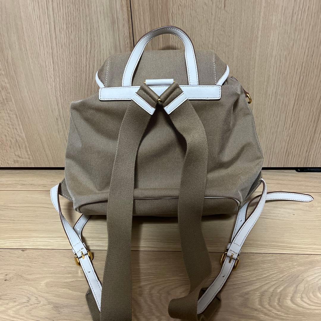 プラダ　バックパック　ロゴジャガード