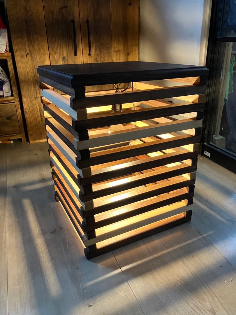 マッキー様用　サイドテーブル　フロアランプ　ウォールナット　無垢材　ハンドメイド