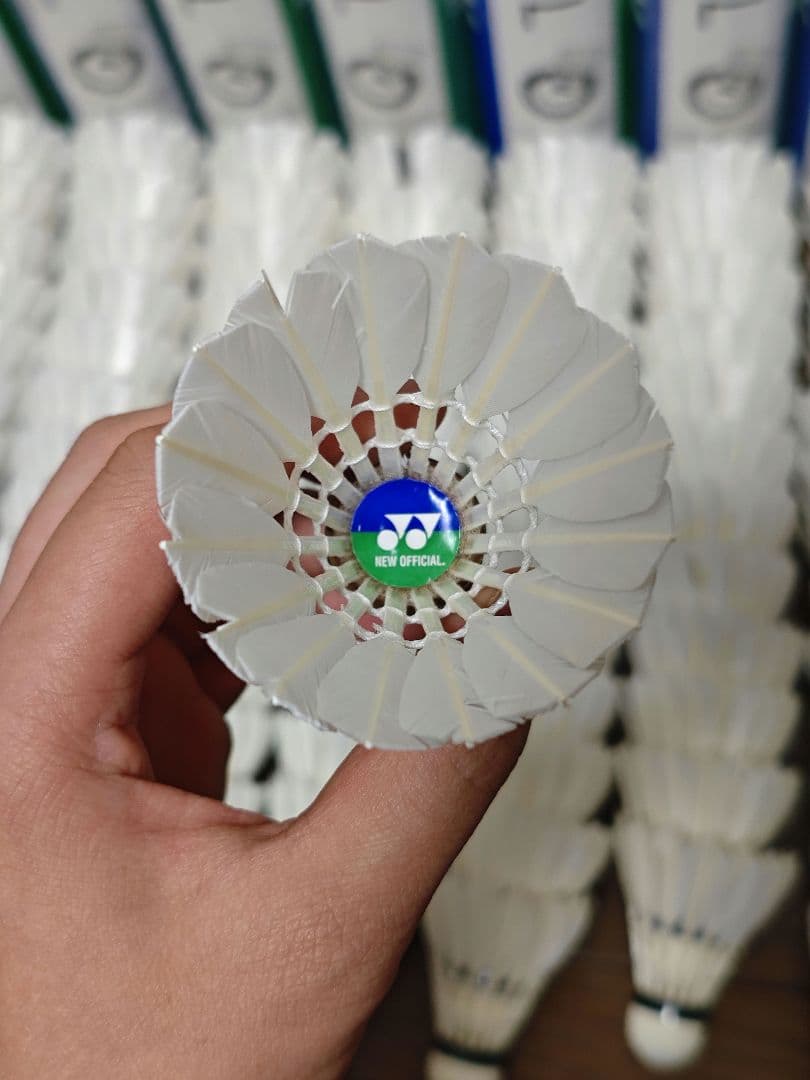 バドミントン中古シャトルYONEX ニューオフィシャル