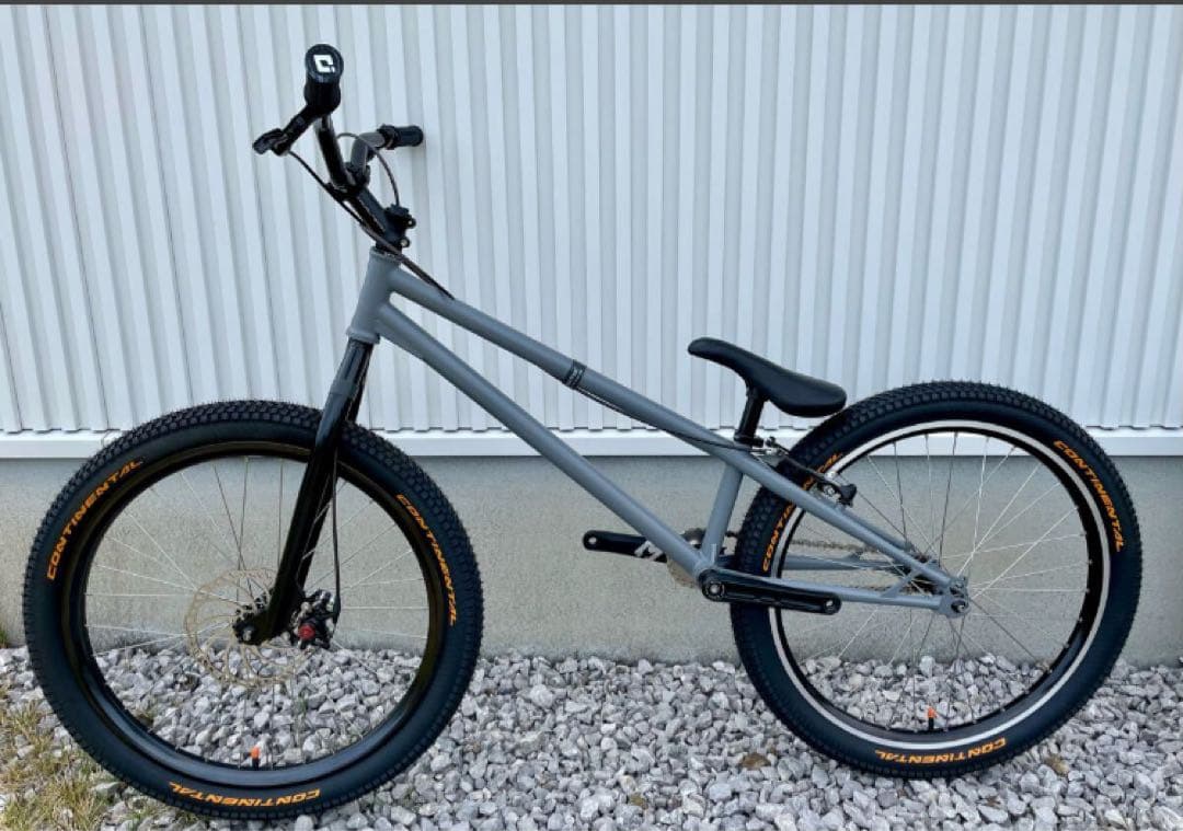 ツバグラ　trmozu 24インチ グレー再塗装