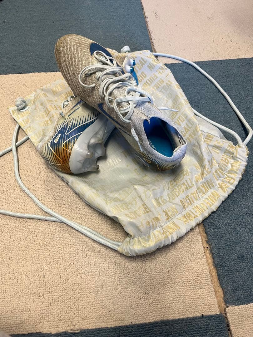 Nike スパイク マーキュリアルヴェイパー16 AG Proホワイト/ブルー