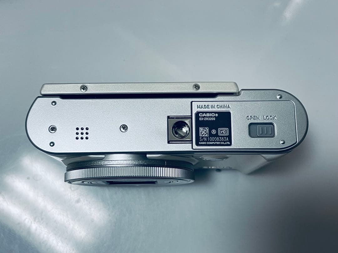 デジタルカメラ CASIO EXILIM EX-ZR3200