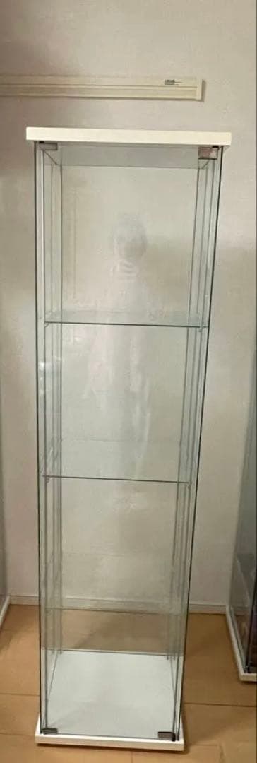 梱包・発送たのメル便】IKEA デトルフ ガラス扉キャビネット - メルカリ