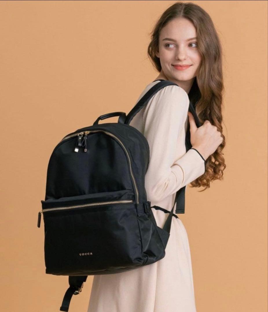 TOCCA ネイビーブルーナイロン リュック F