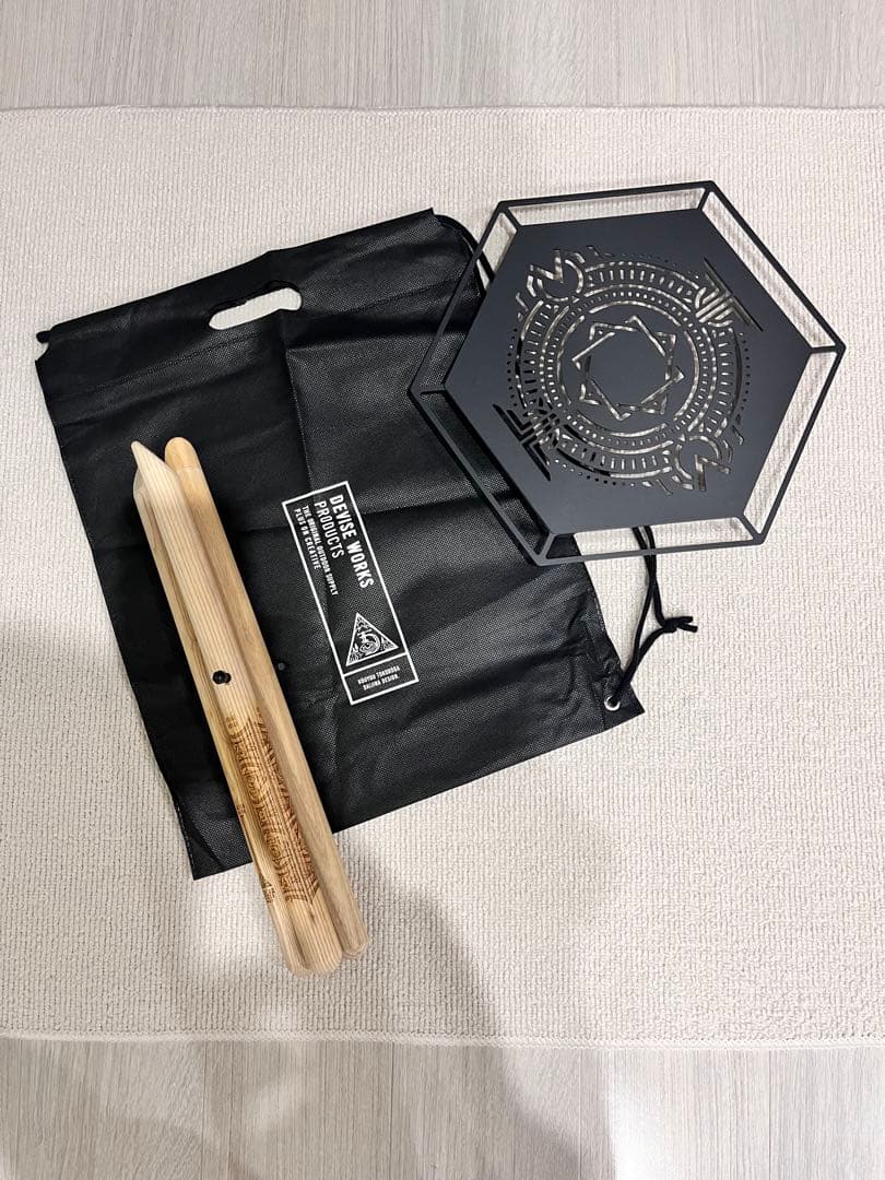 DEVISE WORKS 焚き火サイドスタンドLOW 六角天板タイプ 最 安値