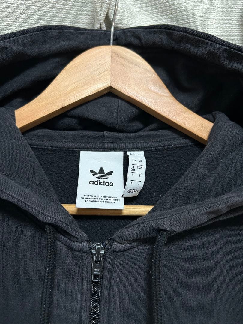 adidas 黒 ジャージ上下セット　セットアップ XLサイズ