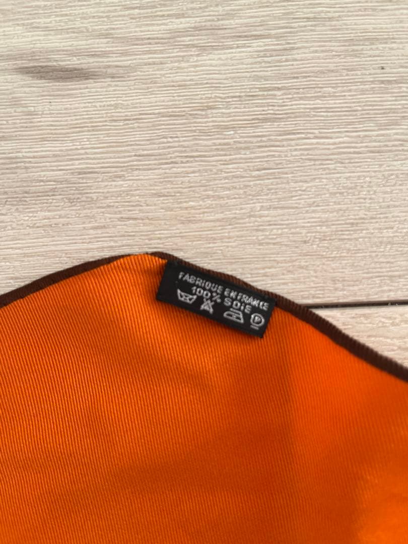 HERMES オレンジ シルク スカーフ ダイヤモンド型