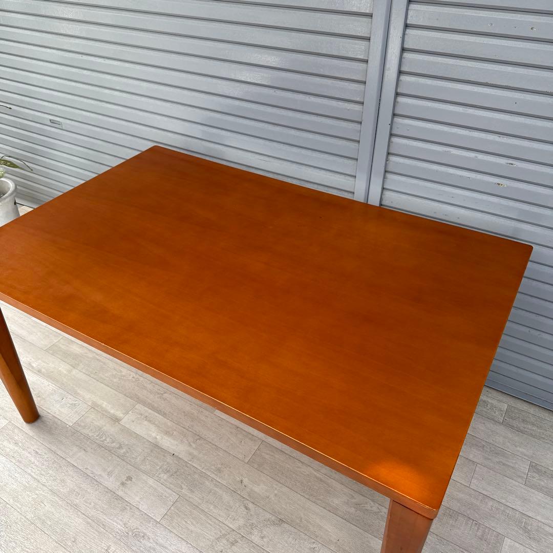 アルフレックス 北欧風ナチュラルダイニングテーブル