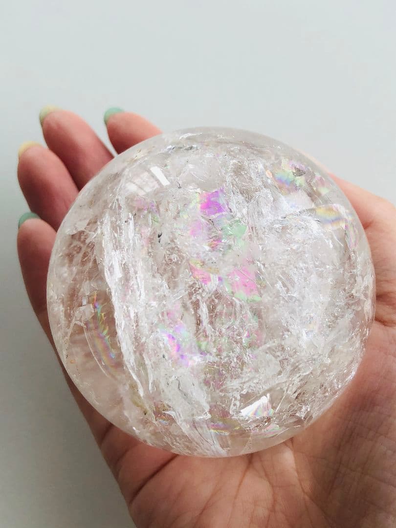 72mm！！幸せを呼ぶ♡虹入り水晶丸玉
