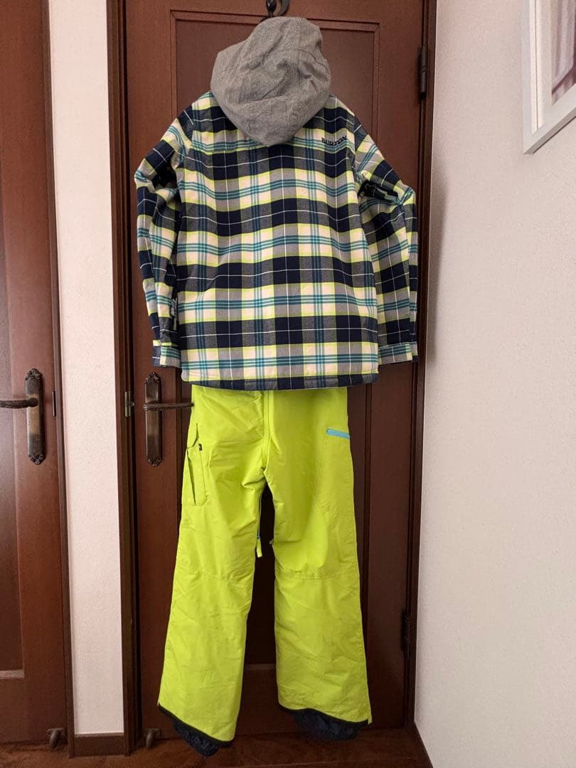 【バートン】キッズLサイズ　スノーボードウェア　上下150cm〜163cm