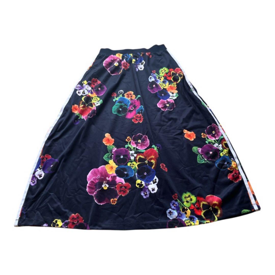 adidas アディダス 花柄 Aライン スカート サイドライン 総柄 フレア