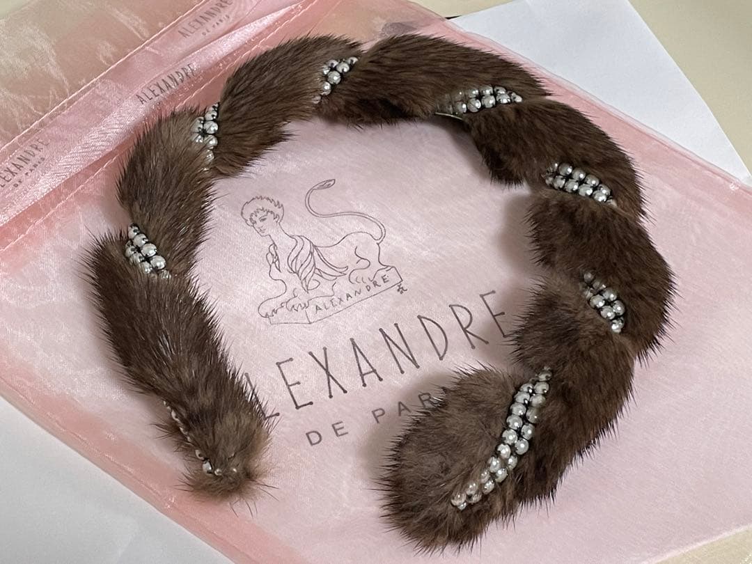 アレクサンドルドゥパリ 新品未使用ミンク×スワロフスキーパール