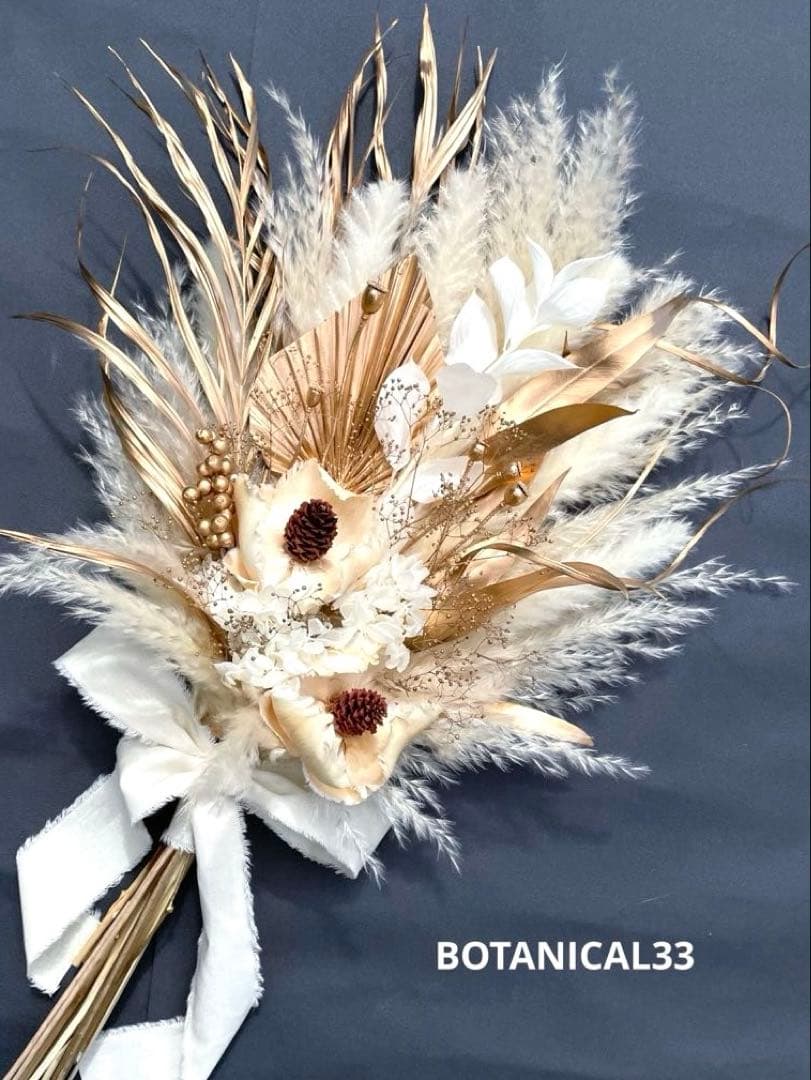 煌めくゴールドホワイトブーケ　ウエディングブーケ　前撮り　ドライフラワースワッグ