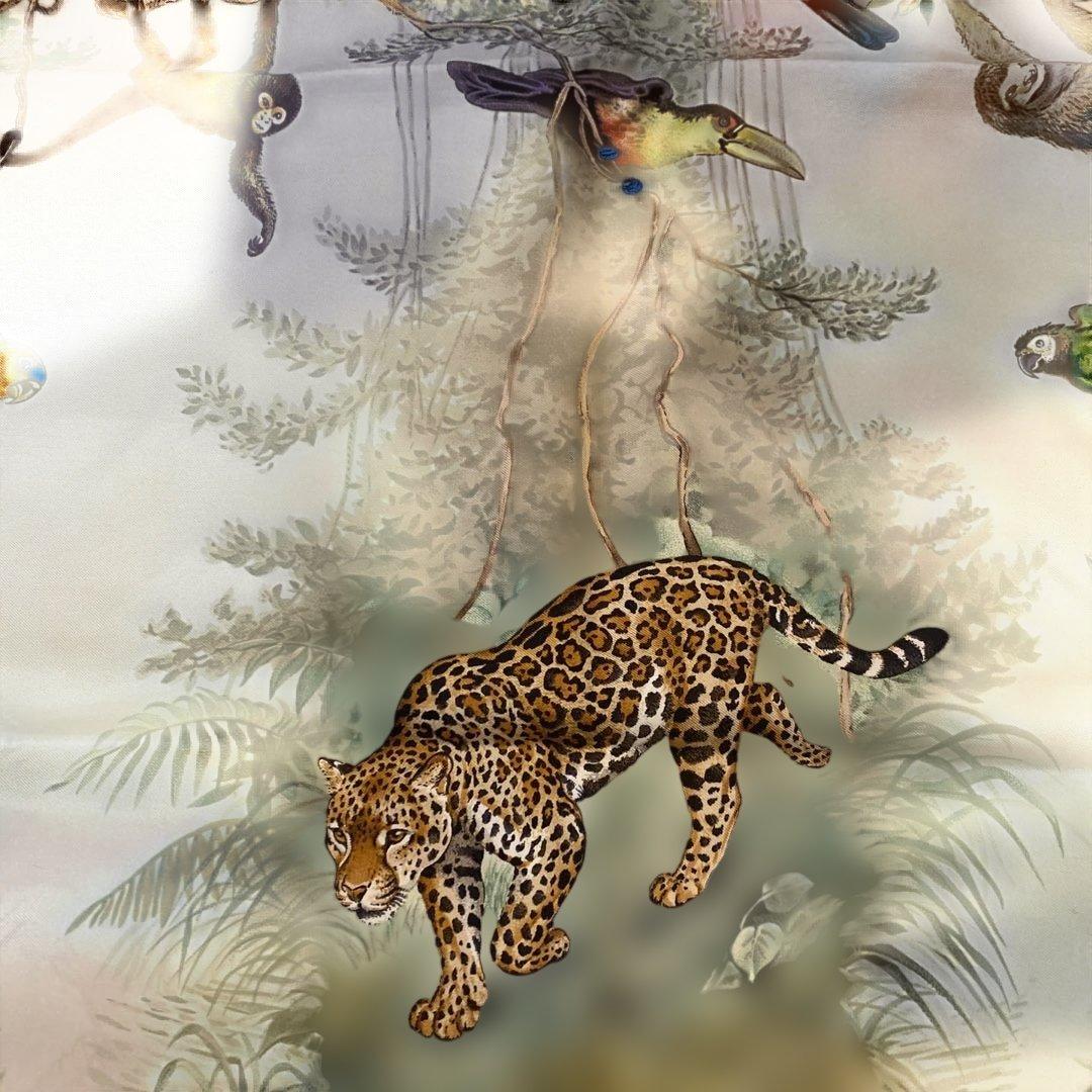 HERMÈS 鳥デザイン シルクスカーフ