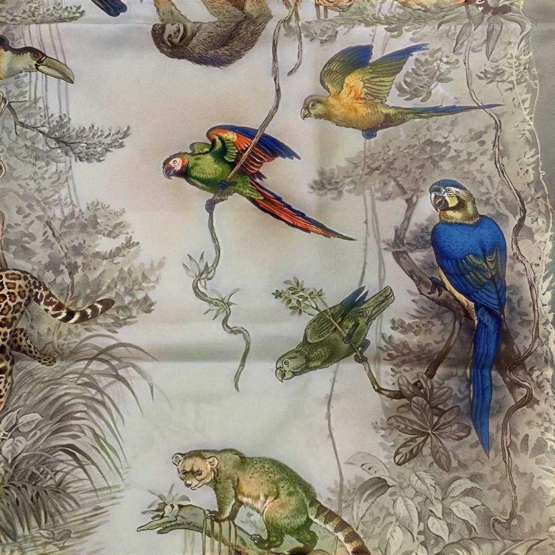 HERMÈS 鳥デザイン シルクスカーフ