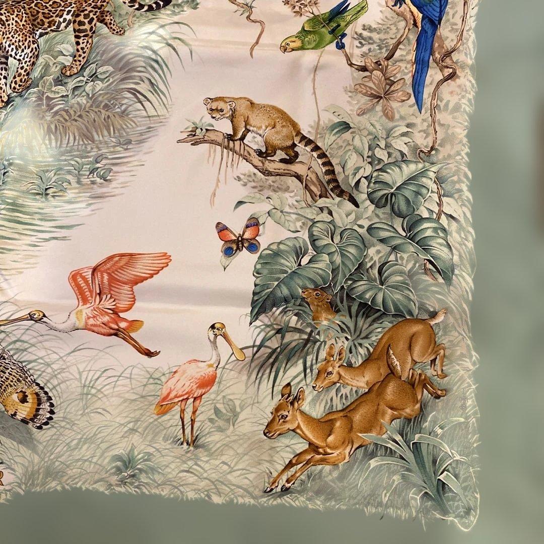 HERMÈS 鳥デザイン シルクスカーフ