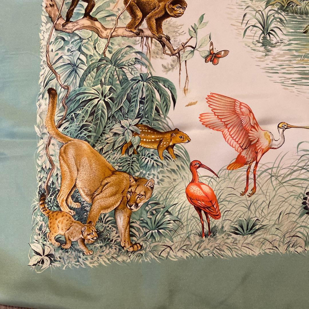 HERMÈS 鳥デザイン シルクスカーフ