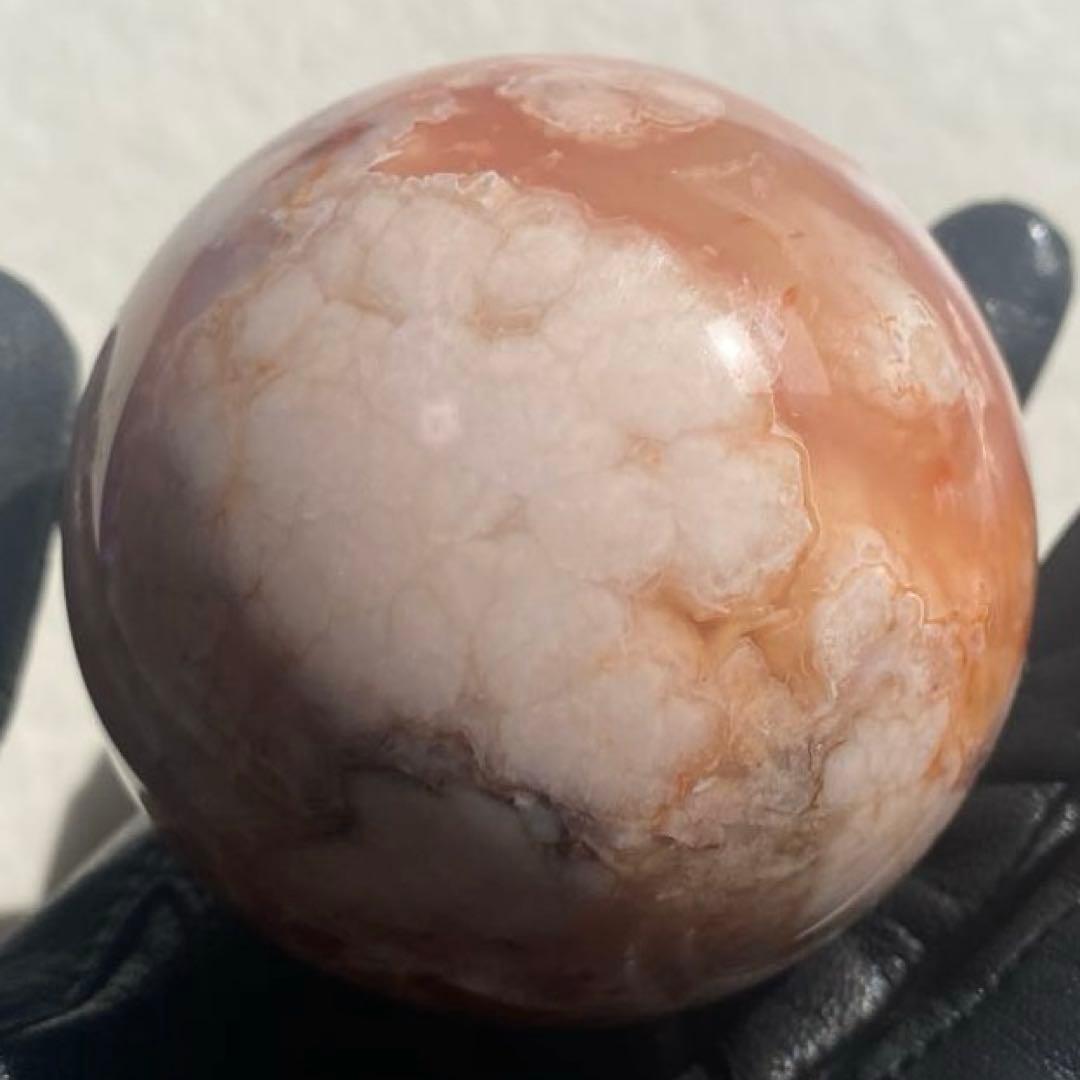桜瑪瑙 カーネリアン 共生 スフィア フラワーアゲート 置物 64.6mm