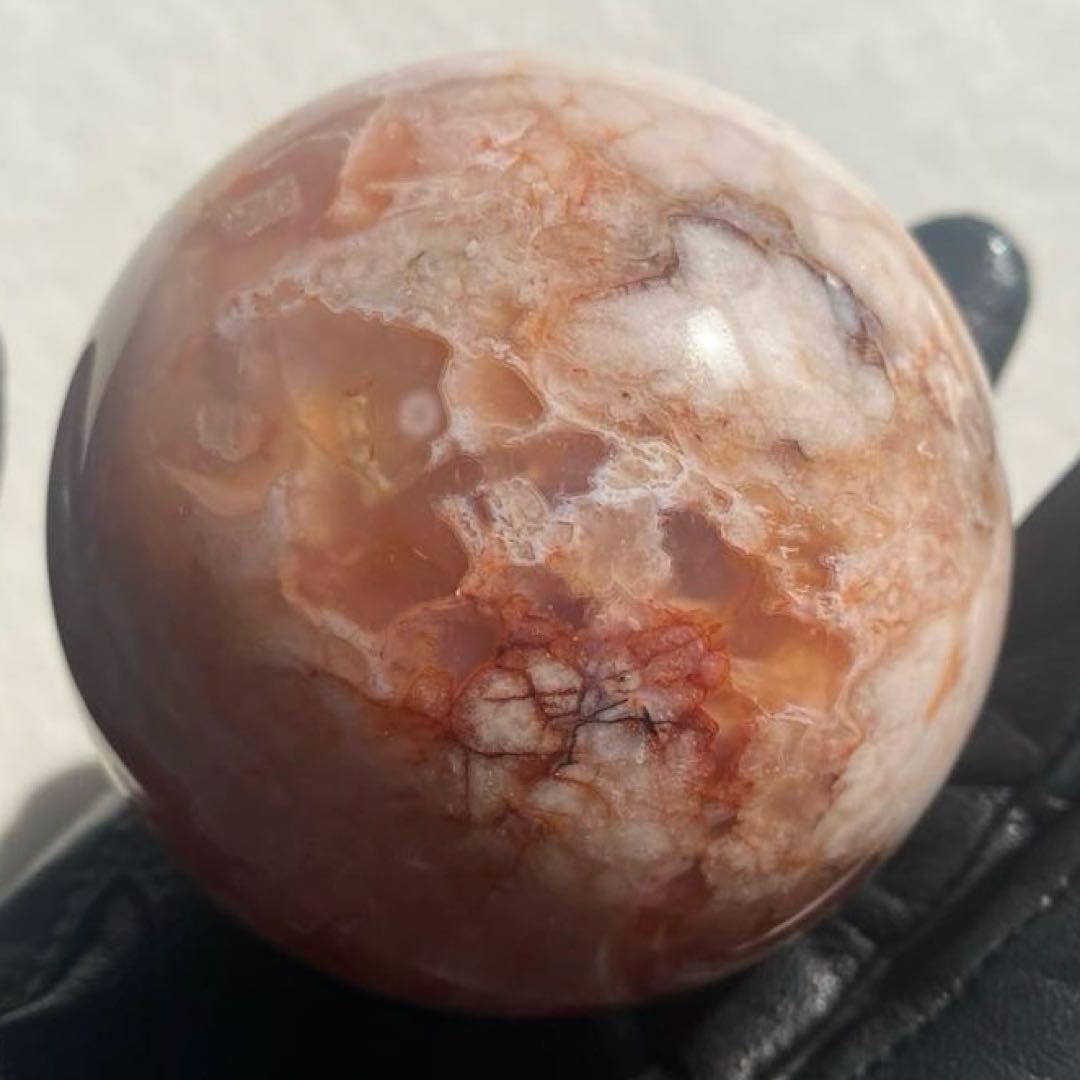 桜瑪瑙 カーネリアン 共生 スフィア フラワーアゲート 置物 64.6mm