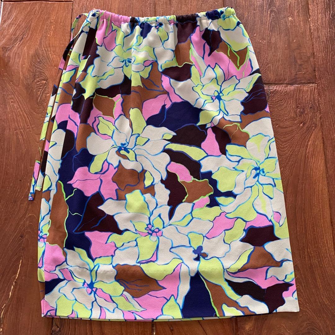 ★☆ 美品 DRIES VAN NOTEN フラワープリント膝丈スカート ☆★