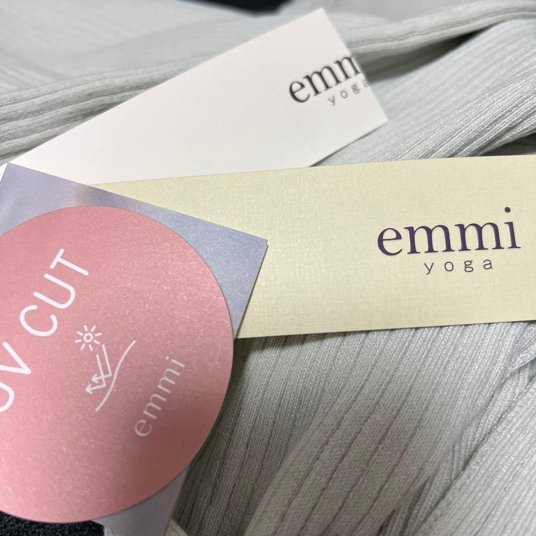 emmi UVカット リブ編み Vネック ヨガウェア