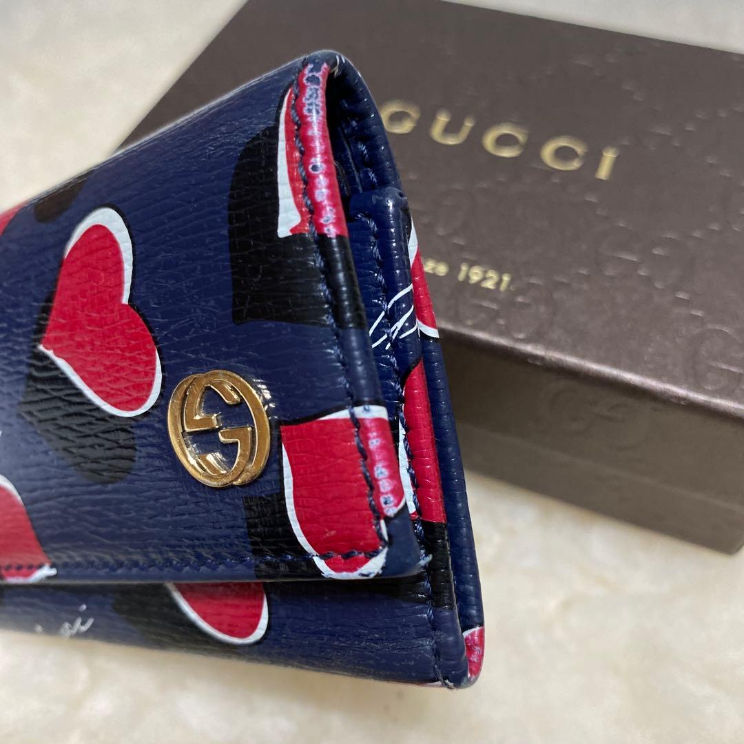 グッチ　GUCCI　６連キーケース　ハートビートプリント　レザー