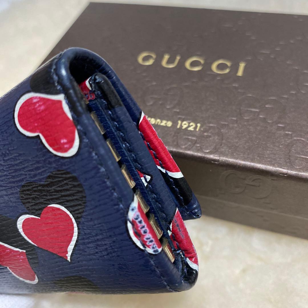 グッチ　GUCCI　６連キーケース　ハートビートプリント　レザー