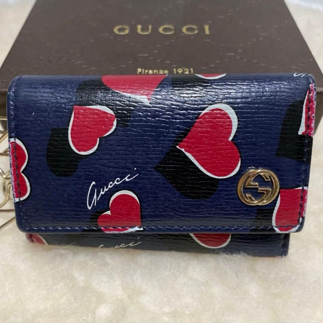 グッチ　GUCCI　６連キーケース　ハートビートプリント　レザー