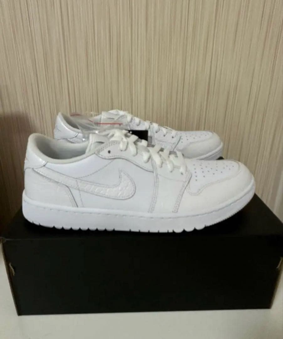 ナイキエアジョーダン1 LOW G