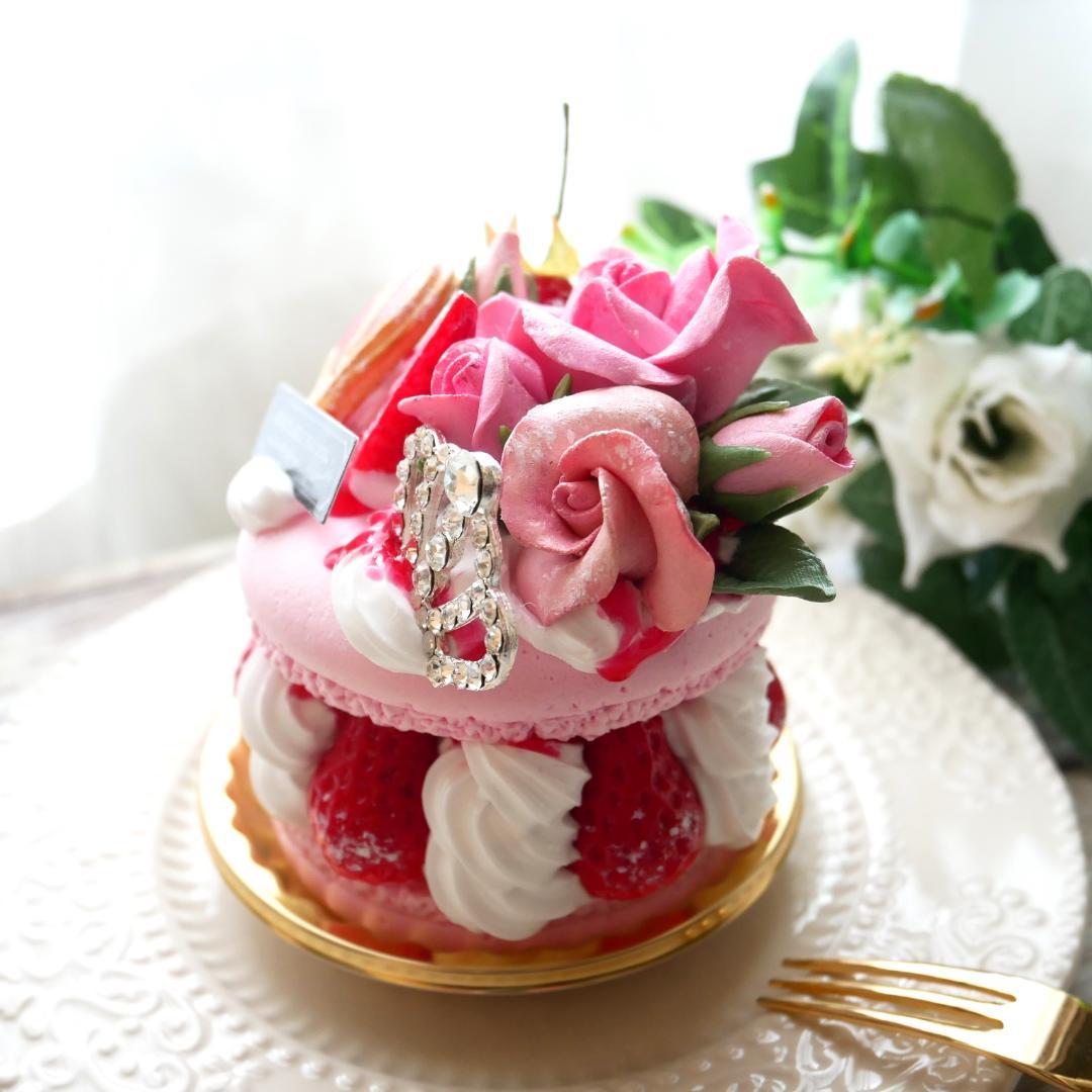 【マロングラッセ様】苺づくし♡可愛いロールケーキ/薔薇♡苺の贅沢マカロンケーキ◆