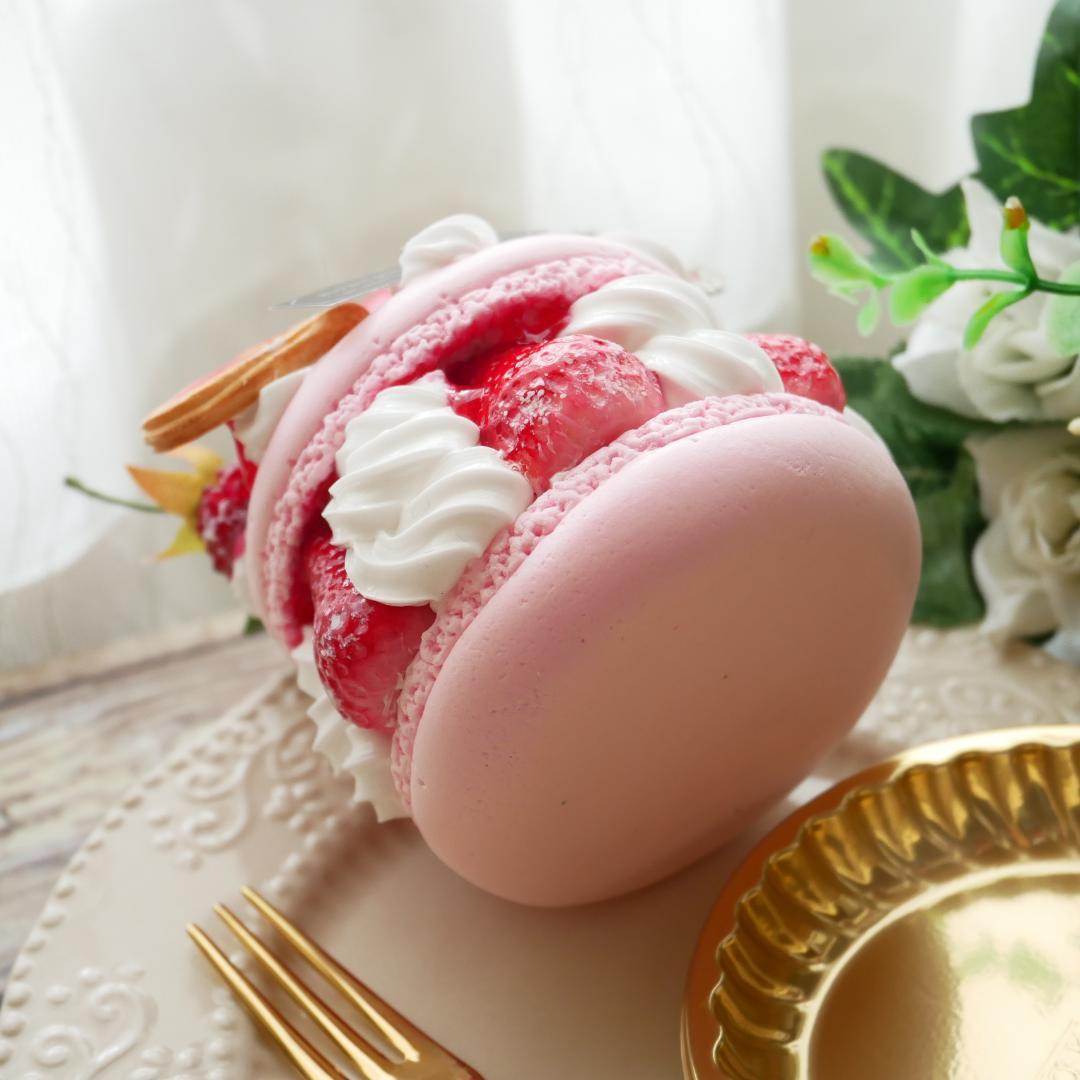 【マロングラッセ様】苺づくし♡可愛いロールケーキ/薔薇♡苺の贅沢マカロンケーキ◆